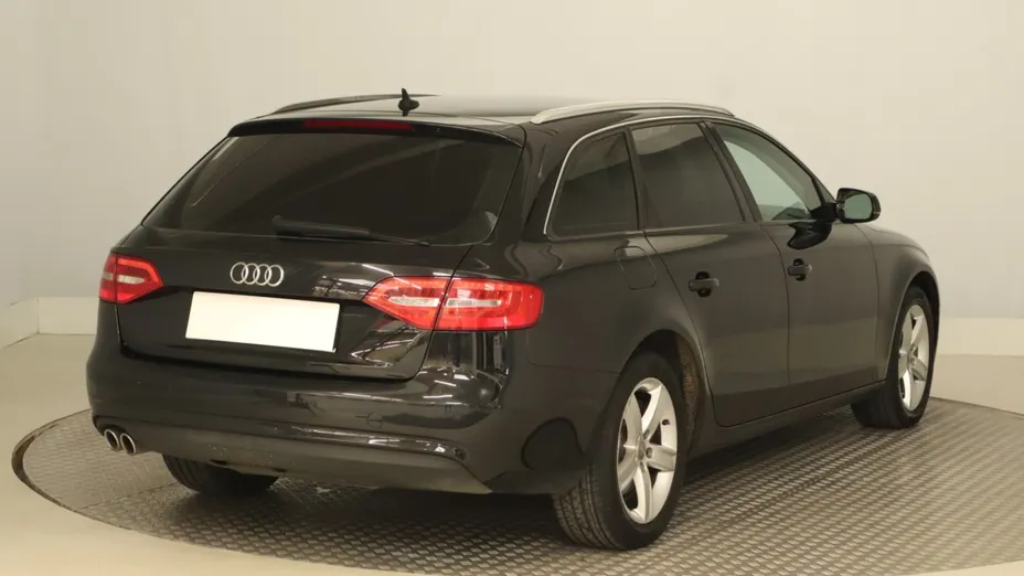 Audi A4 -
