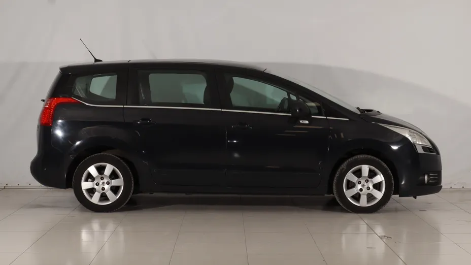 Peugeot 5008 -