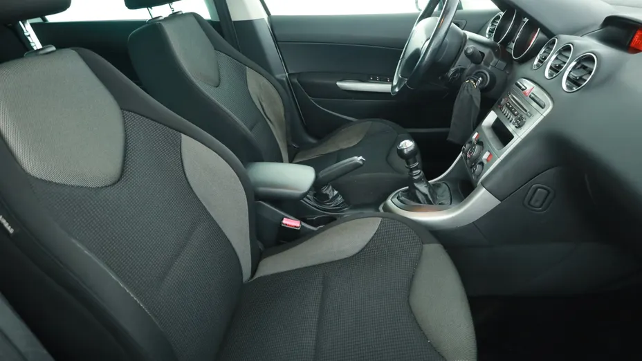 Peugeot 308 -