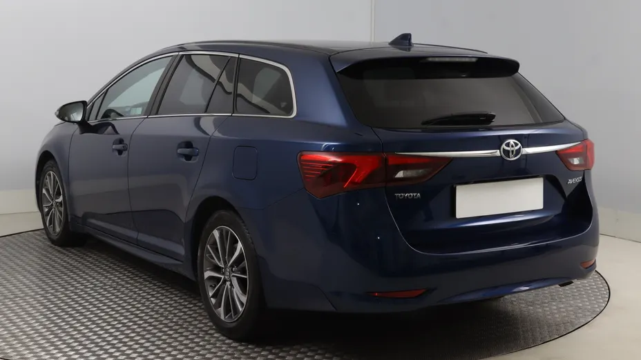 Toyota Avensis -