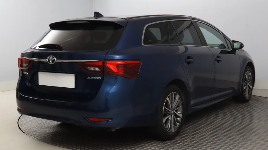 Toyota Avensis -