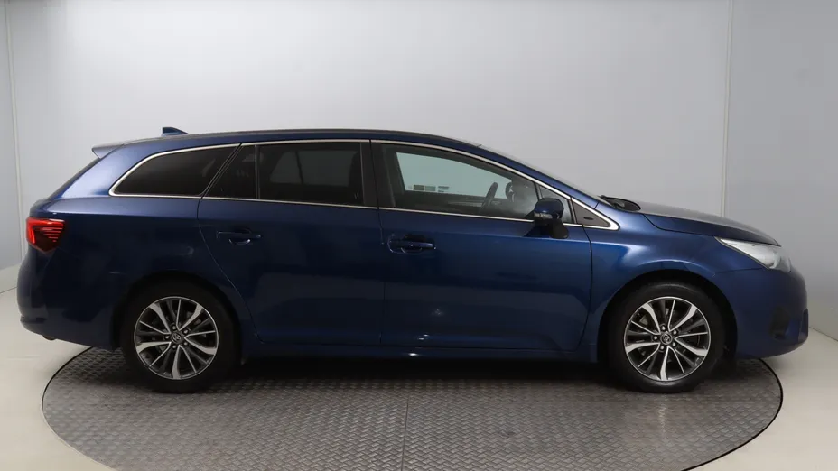 Toyota Avensis -