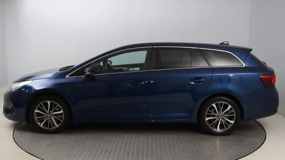 Toyota Avensis -