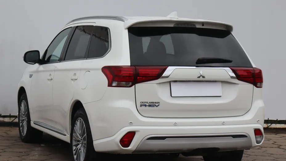 Mitsubishi Outlander -
