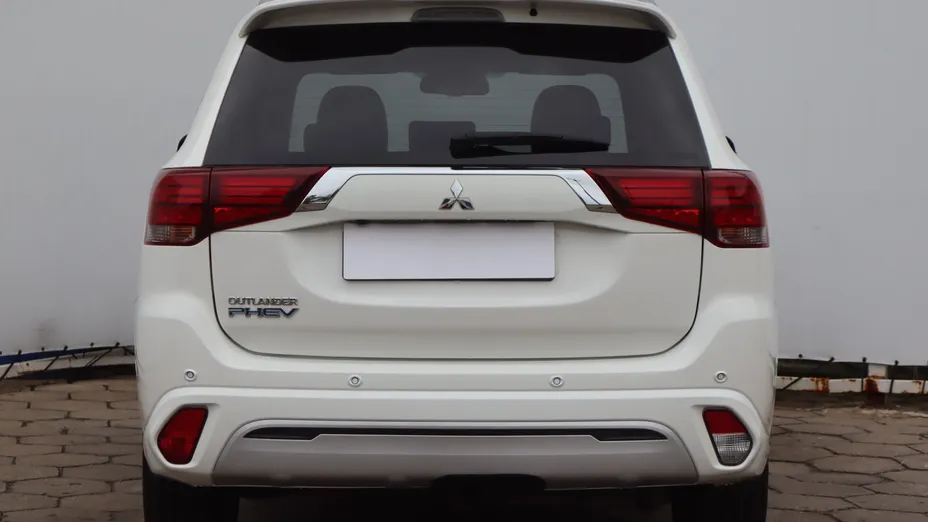 Mitsubishi Outlander -