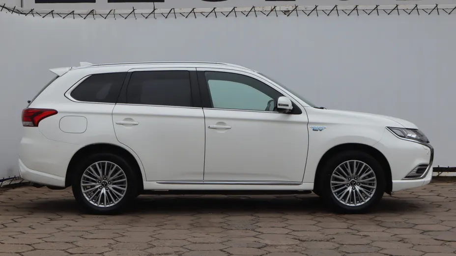 Mitsubishi Outlander -