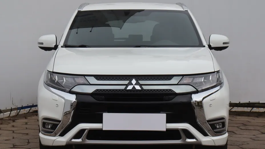 Mitsubishi Outlander -