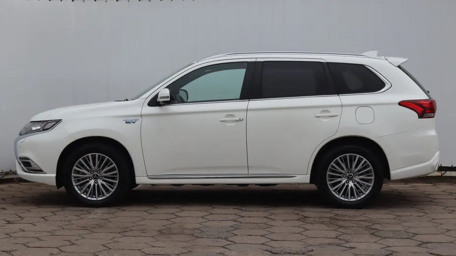Mitsubishi Outlander -