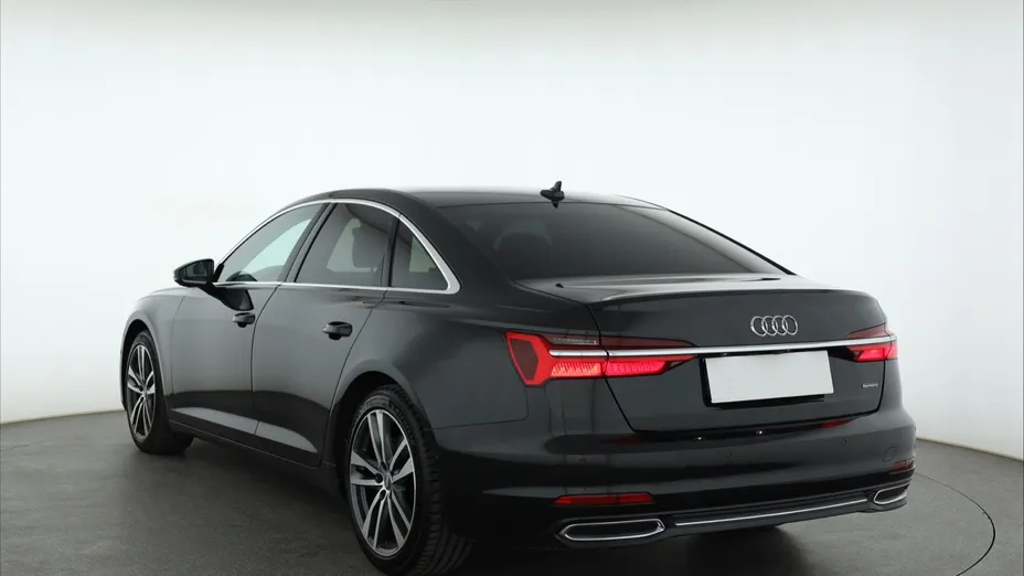 Audi A6 -