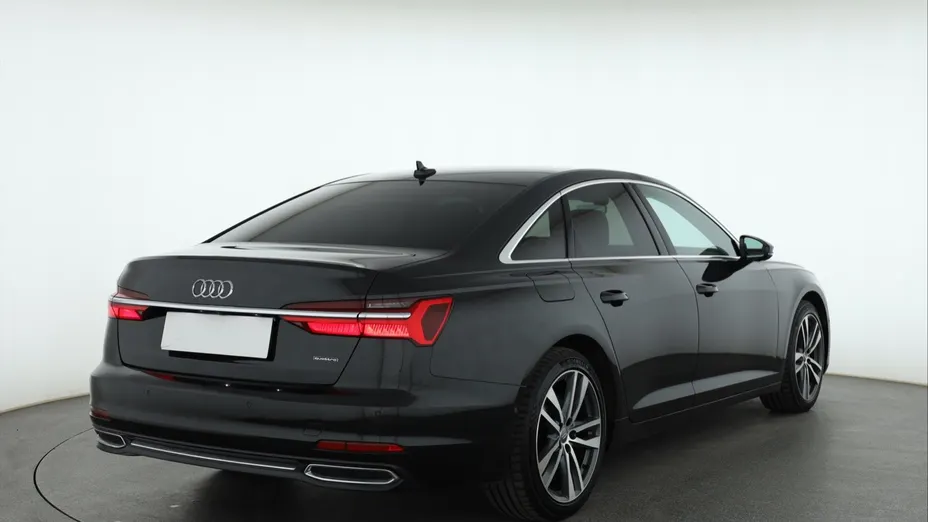 Audi A6 -