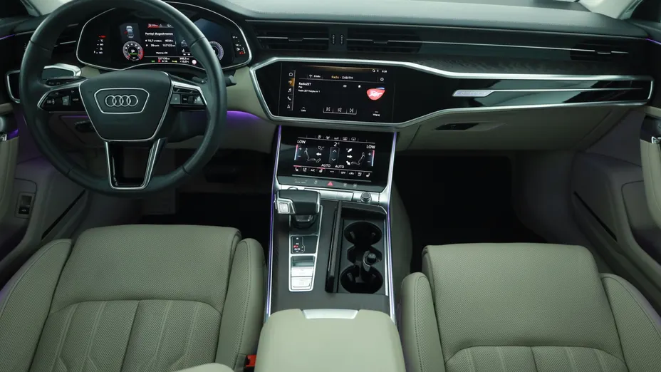Audi A6 -