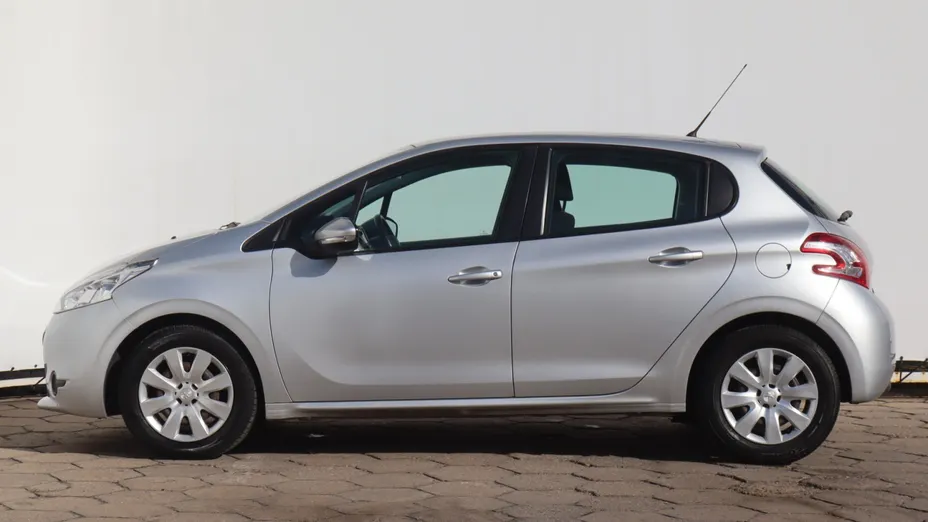 Peugeot 208 -
