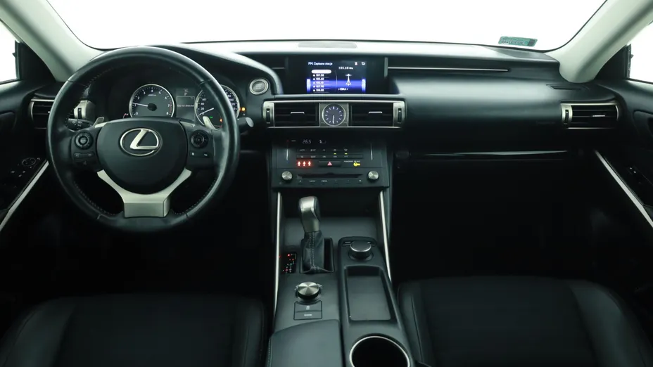 Lexus IS -