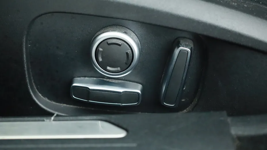 Jaguar XE -