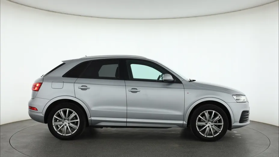 Audi Q3 -