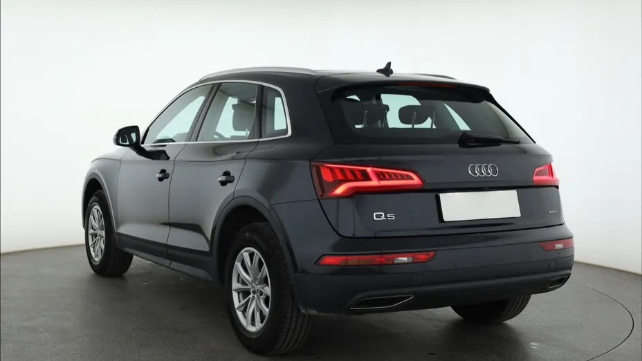 Audi Q5 -