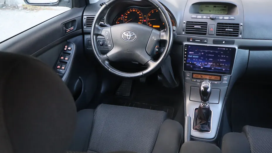 Toyota Avensis -