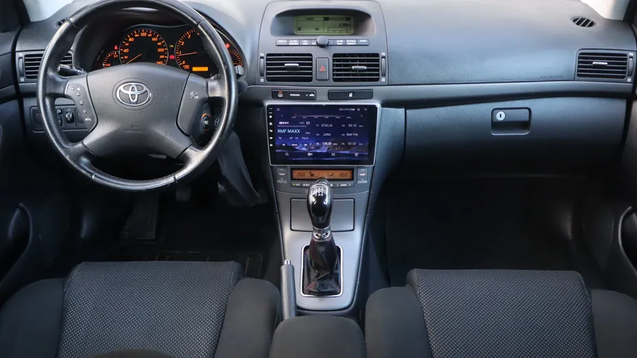 Toyota Avensis -