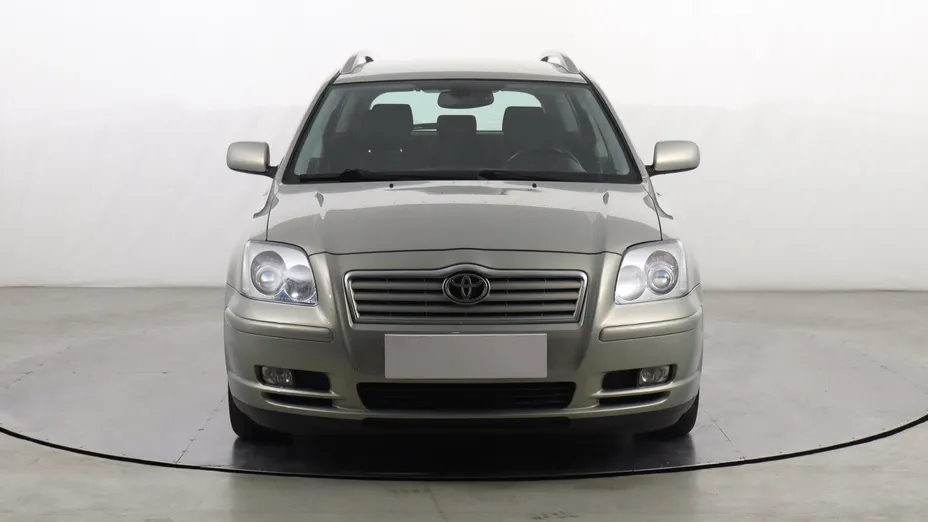 Toyota Avensis -