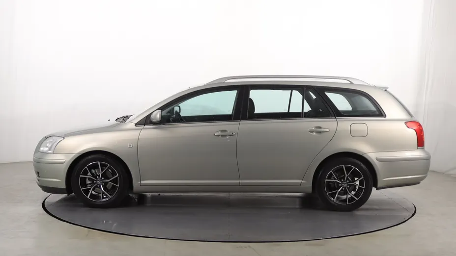 Toyota Avensis -