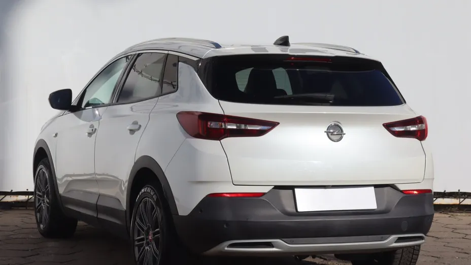 Opel Grandland -