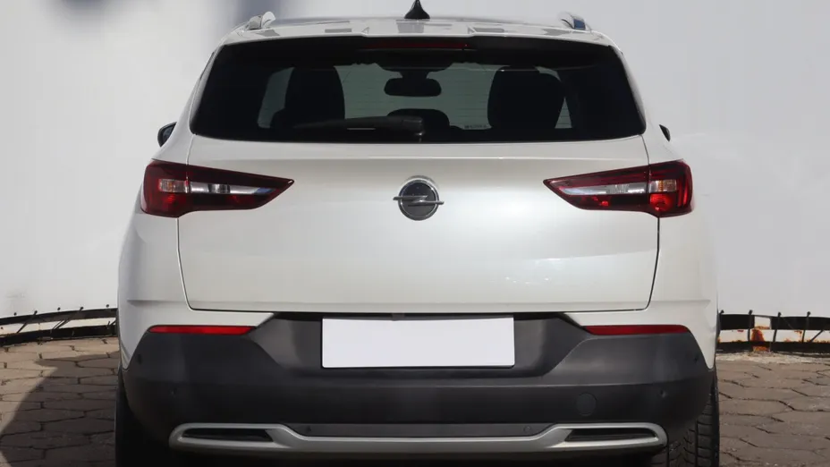 Opel Grandland -