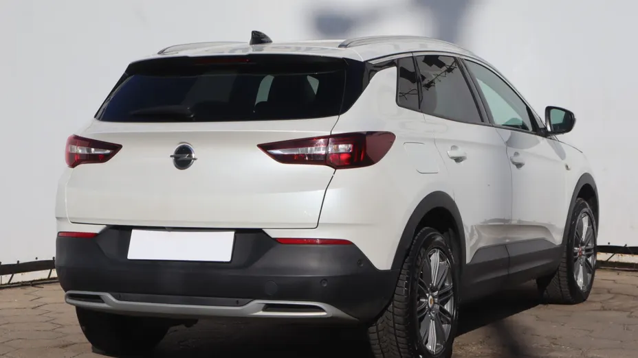 Opel Grandland -