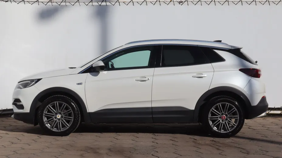 Opel Grandland -