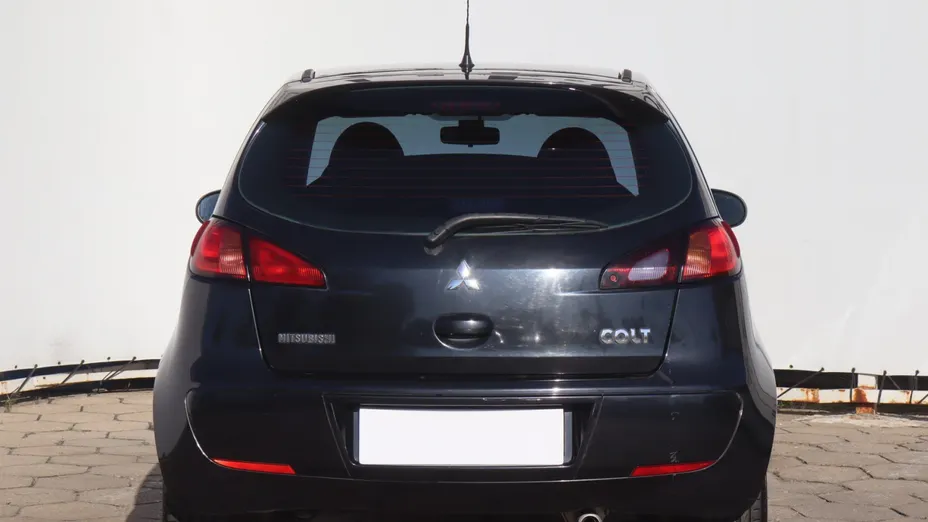 Mitsubishi Colt -