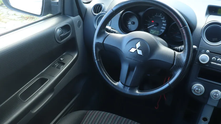 Mitsubishi Colt -