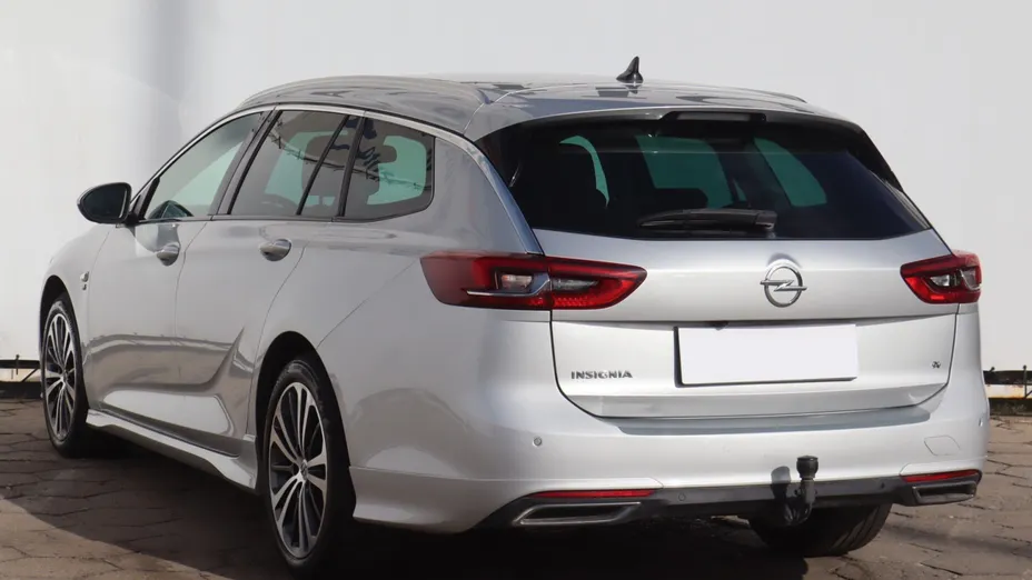 Opel Insignia -