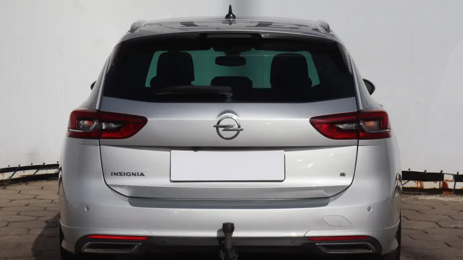 Opel Insignia -