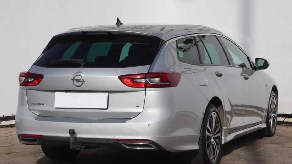 Opel Insignia -
