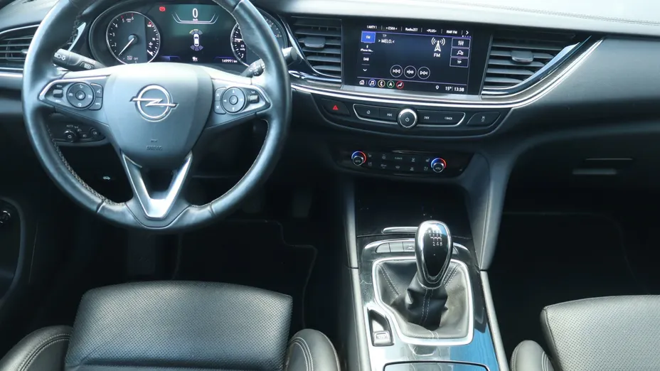 Opel Insignia -