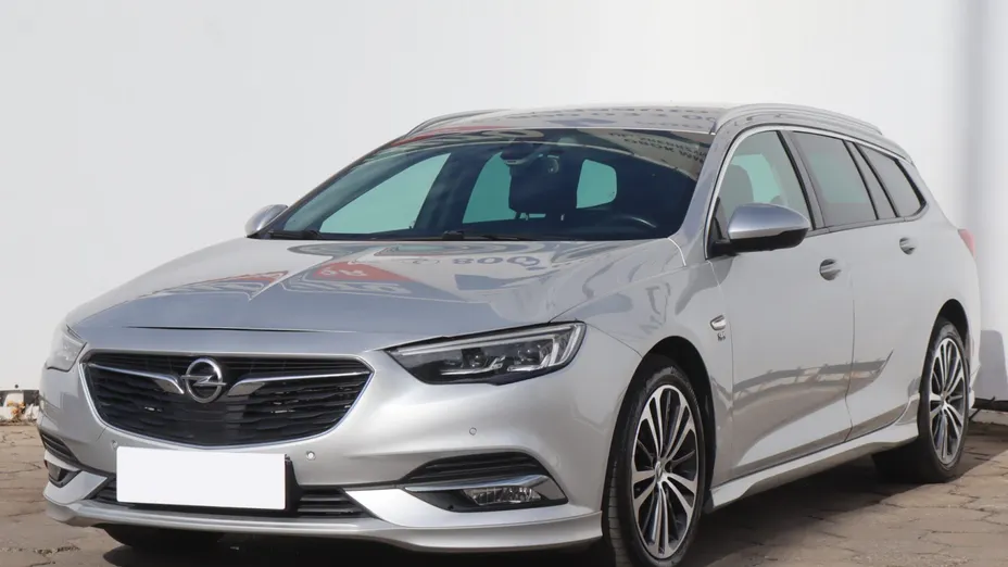 Opel Insignia -