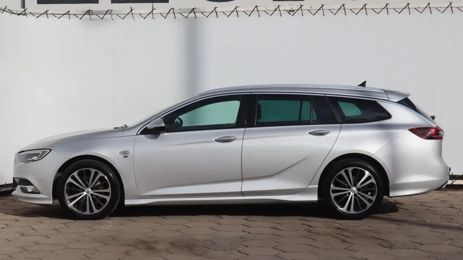 Opel Insignia -
