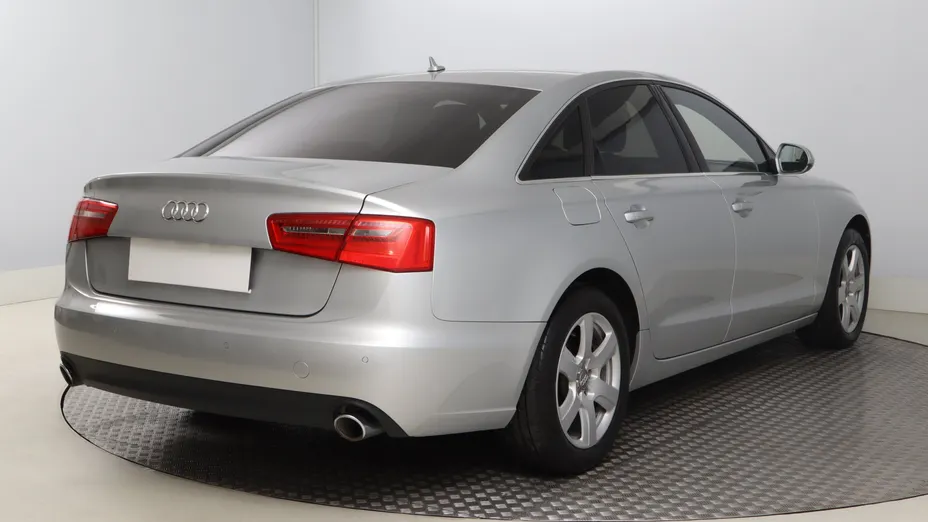 Audi A6 -