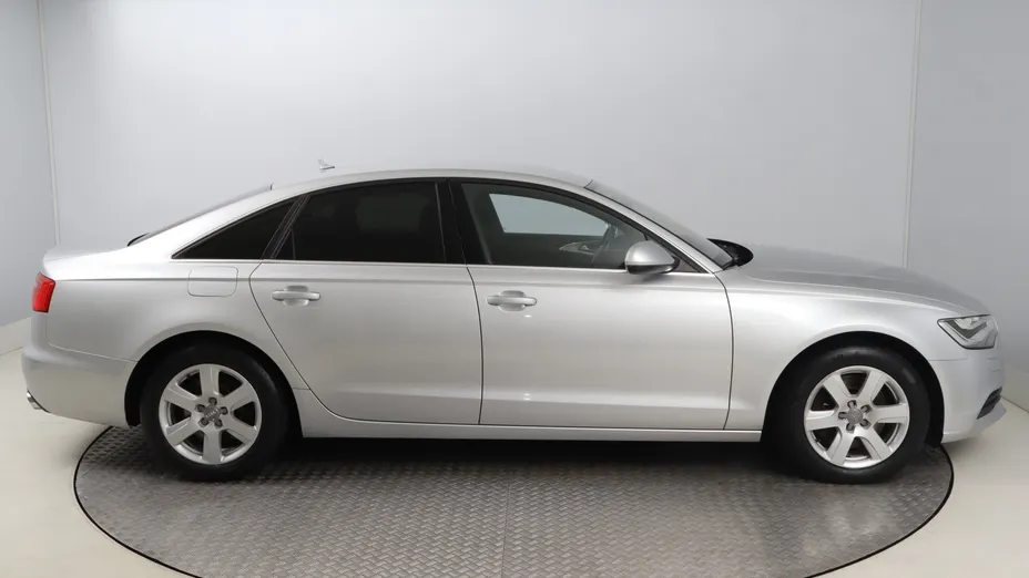 Audi A6 -
