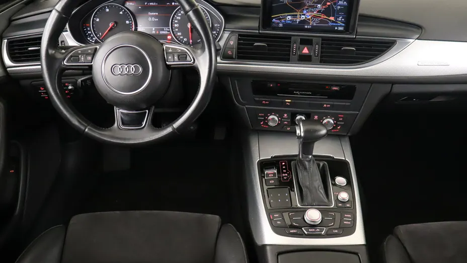 Audi A6 -
