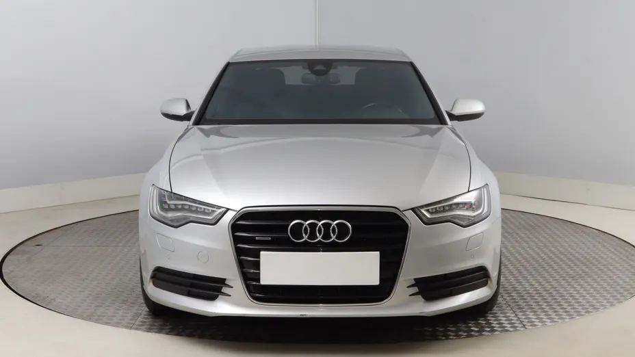 Audi A6 -