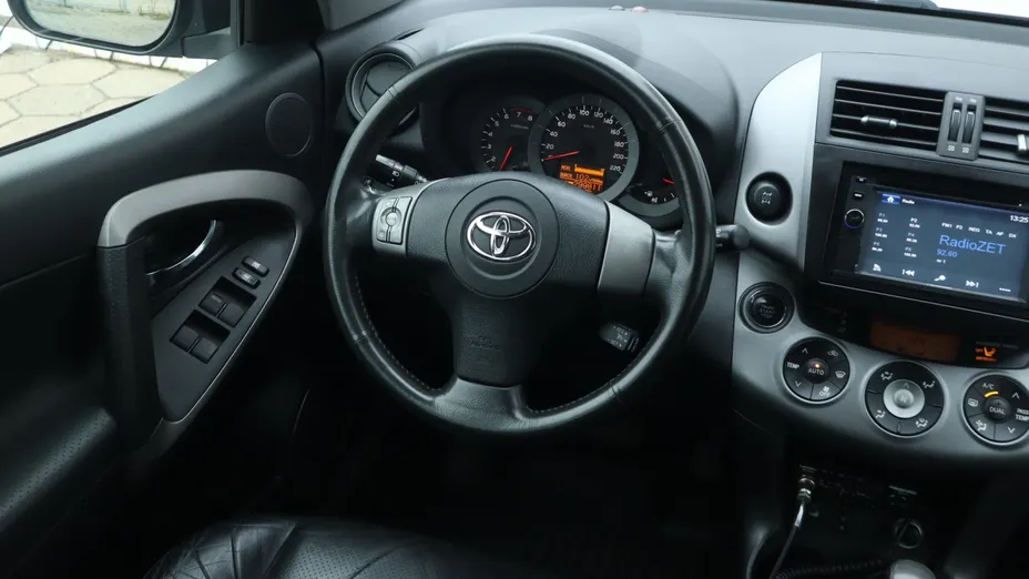 Toyota RAV4 -