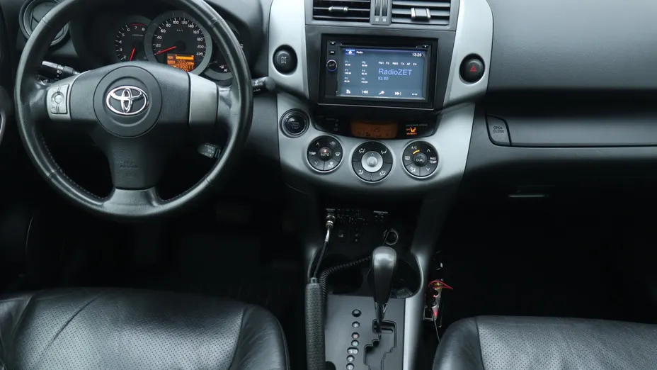 Toyota RAV4 -
