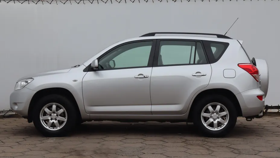 Toyota RAV4 -
