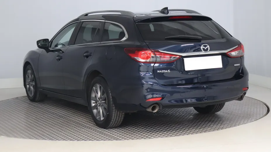 Mazda 6 -