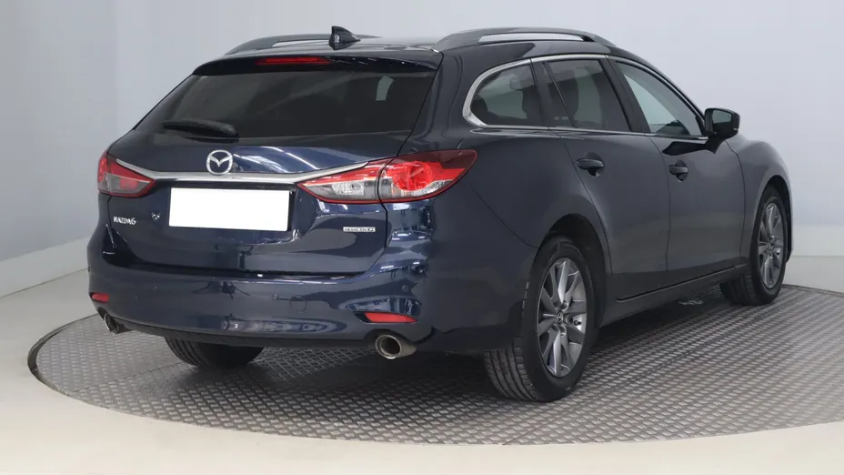 Mazda 6 -