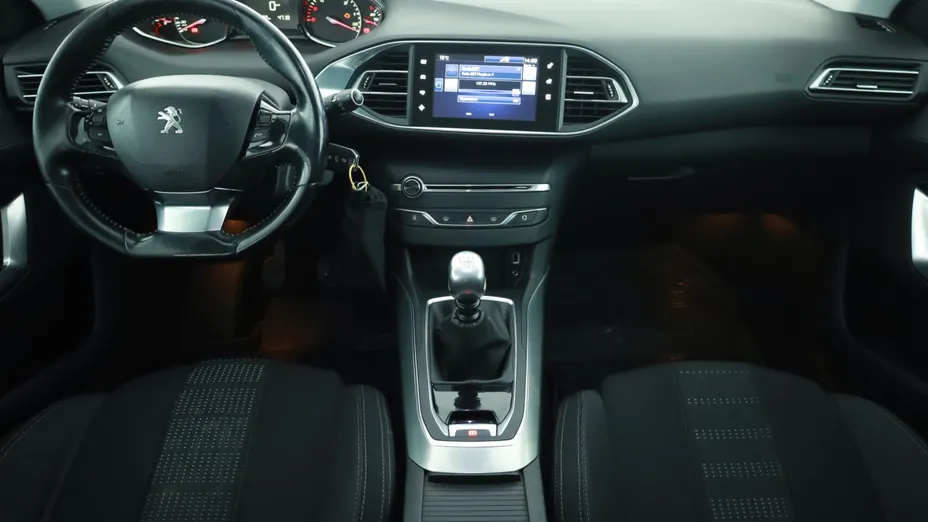 Peugeot 308 -