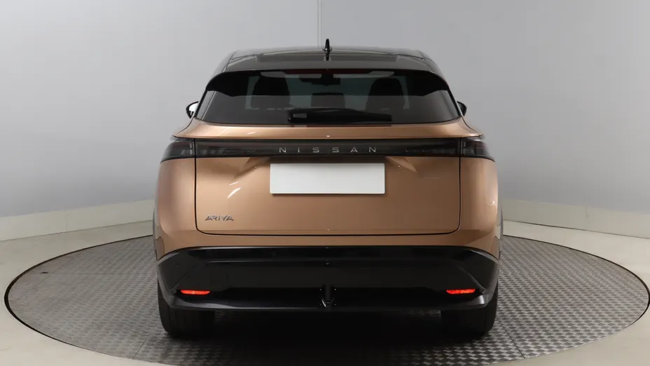 Nissan Ariya -