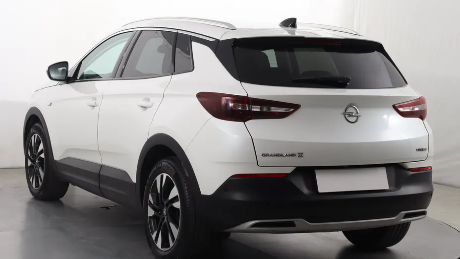 Opel Grandland -