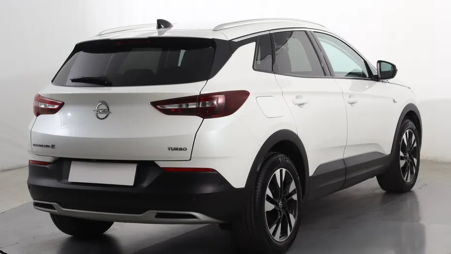 Opel Grandland -