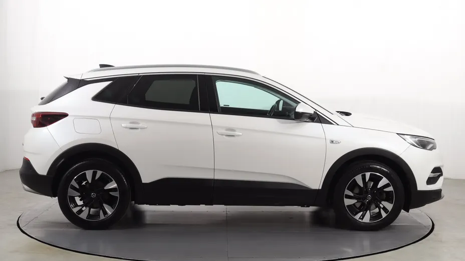 Opel Grandland -